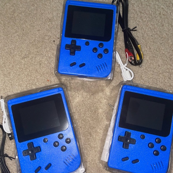 2 Handheld Video Game Consoles Built-in 400 Classic Games - Christmas Present - Picture 4 of 5